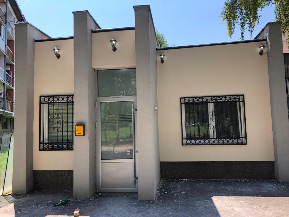 Apartment Tesla Панчево Экстерьер фото
